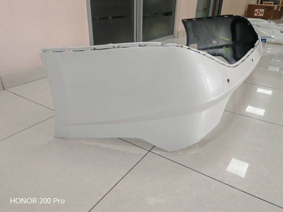 Хундай саната бампер после реставрации состояние хорошее  белого цвета