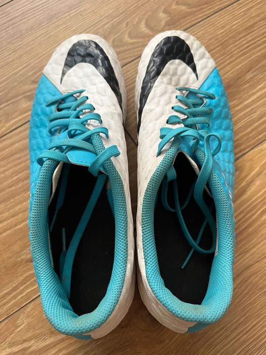 Оригинални бутонки на Nike