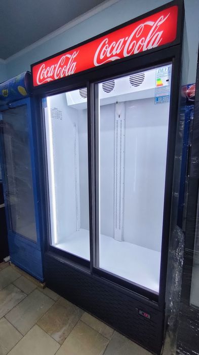 Акция !!! Продаются витринные холодильники.