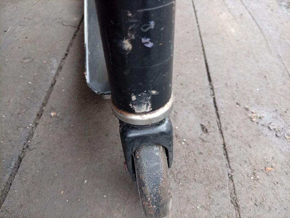 Продам самокат трёковай