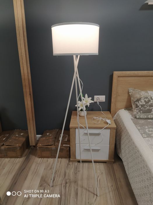 Lampadar de podea