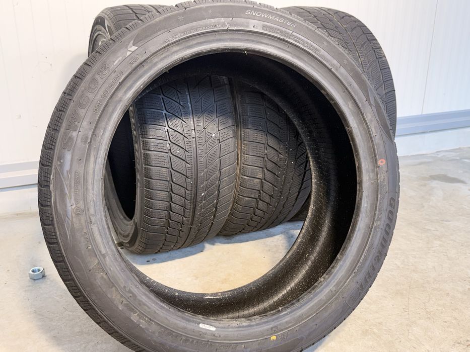235/45/19 зимни гуми GOODRIDE SW608