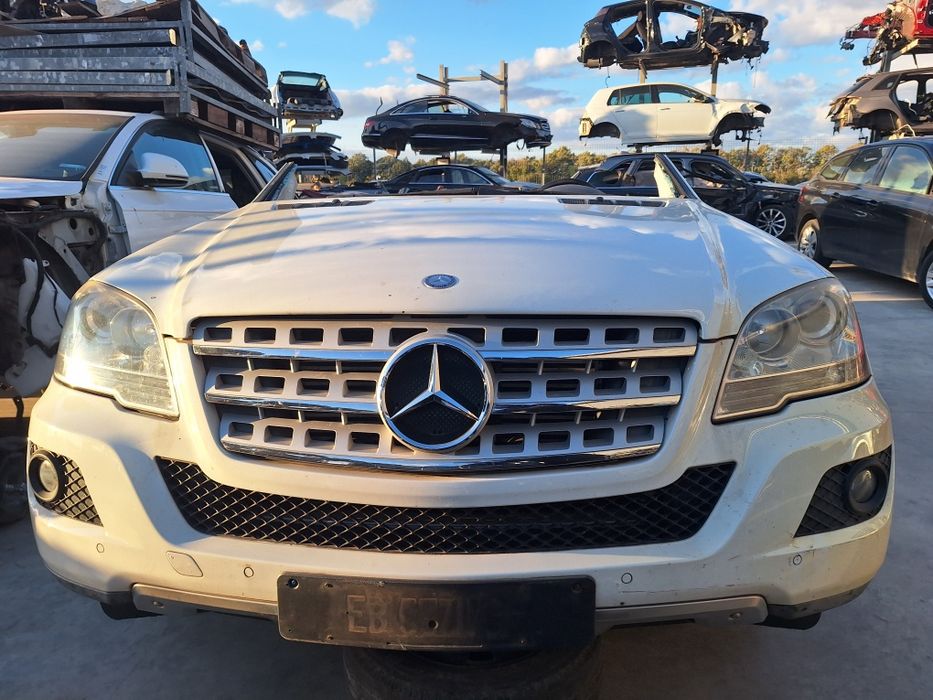 Предна броня Mercedes ML W164 / Мерцедес МЛ 2010г.