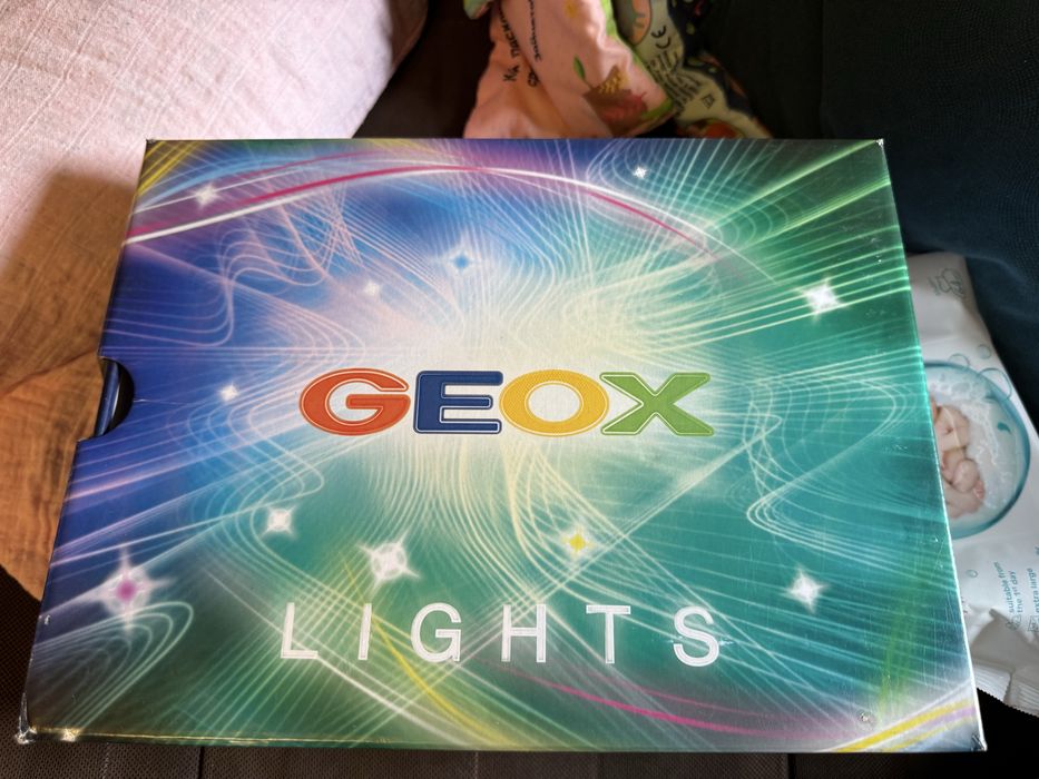 Светещи детски кецове Geox