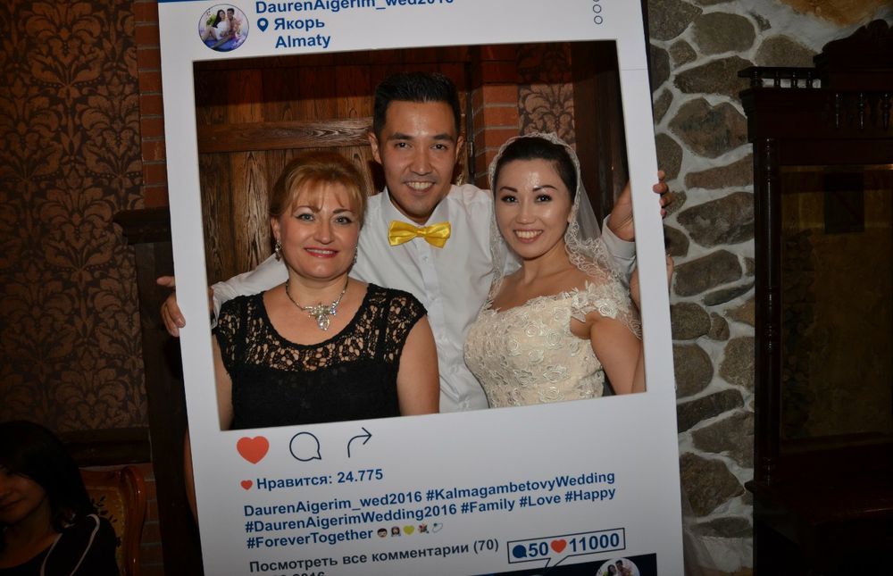 Тамада веселая, поющая