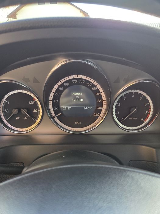 Mercedes w204 din 2009