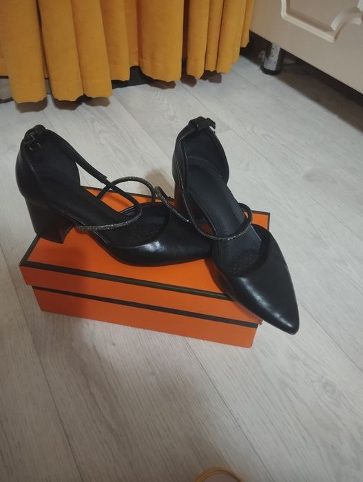 Продам обувь б/у
