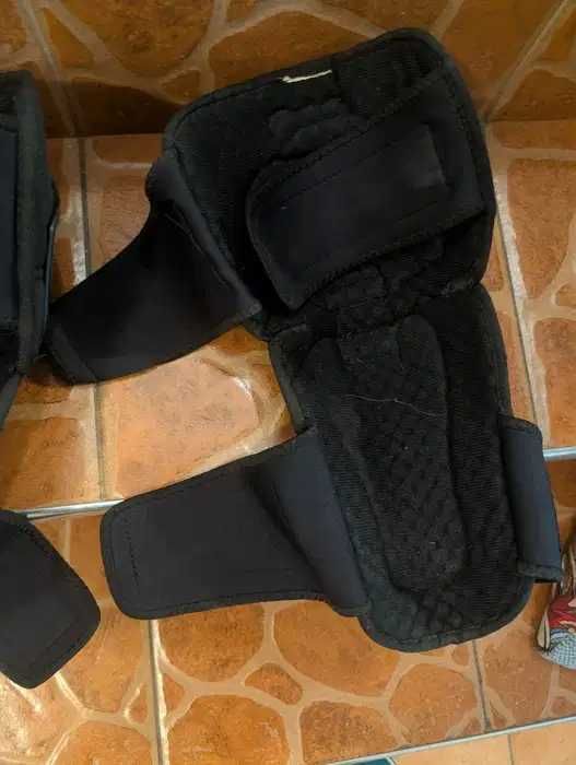 genunchiere triple eight covert knee pads l si sau  Sector 9 l/xl