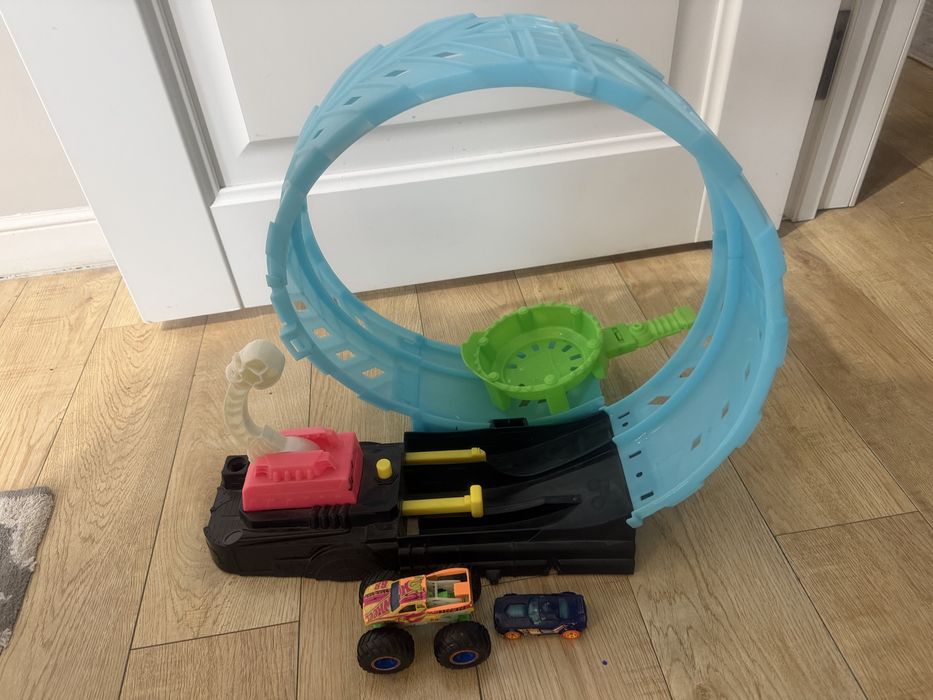 Игрушка hot wheels