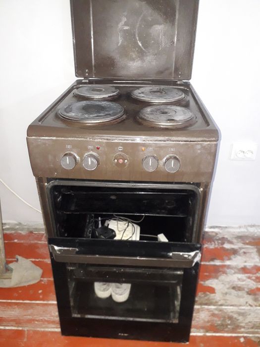 ПРОДАМ электро плитку  Ханза