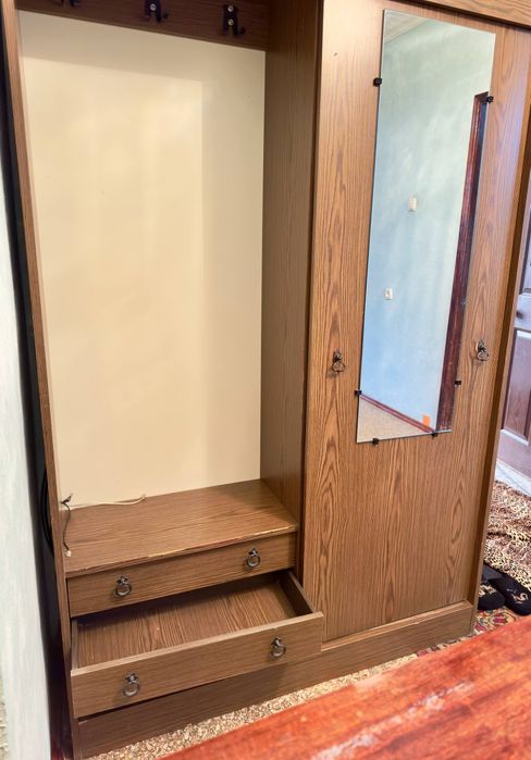 Вешалка шкаф для одежды