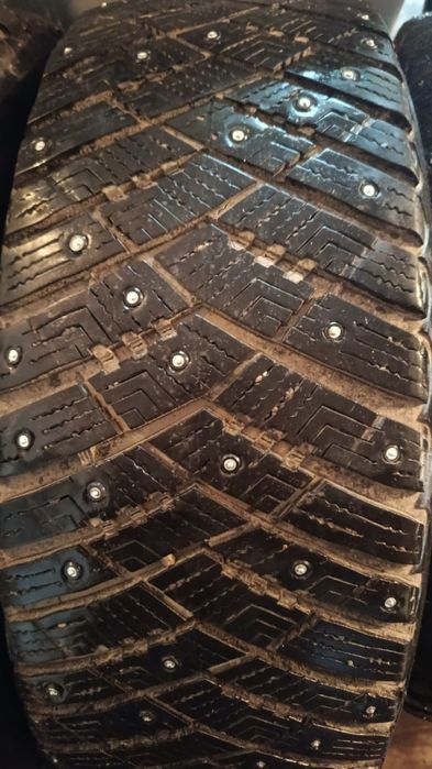 Продам комплект 235/60/18