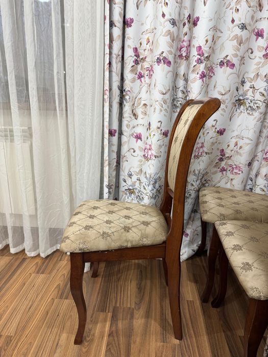 Продам стулья в гостиную