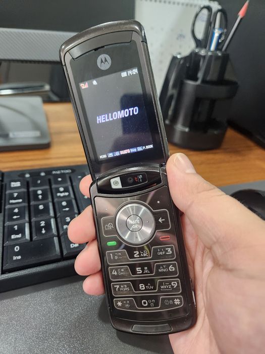 Motorola v 13 sotiladi