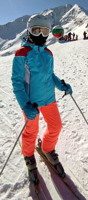 Vând costum de schi Pitești