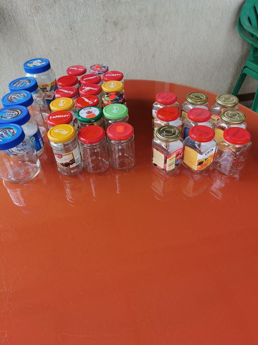 Borcane diverse, 1 leu / buc.
