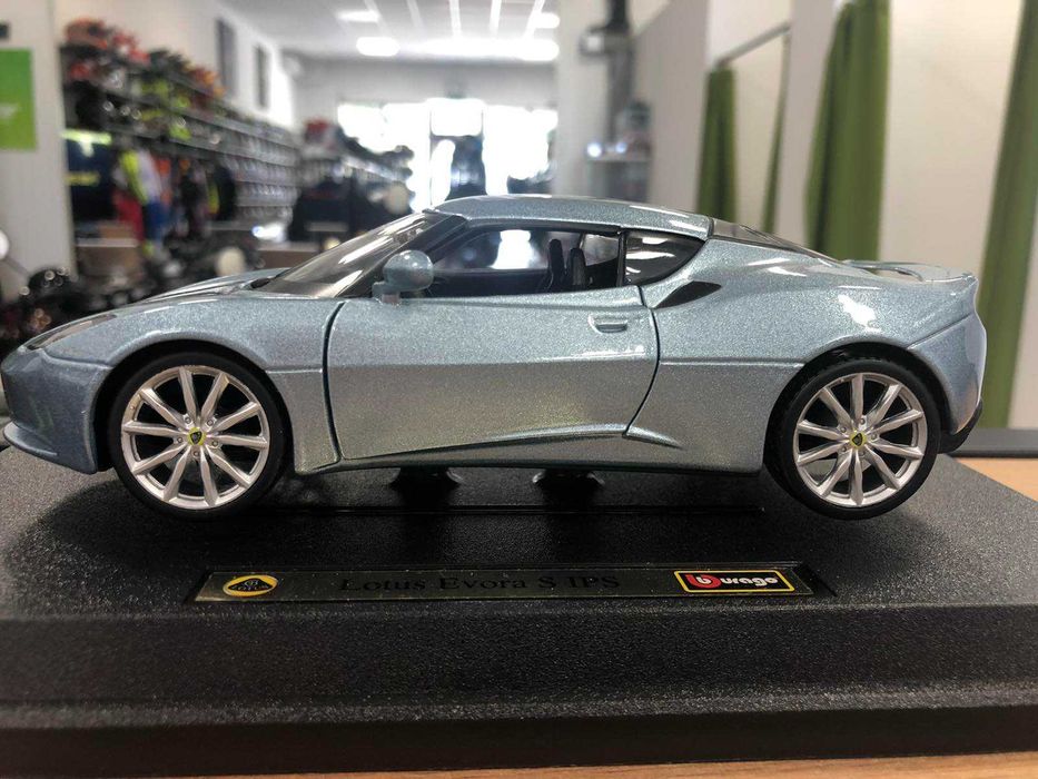 BURRAGO нова метална колекционерска количка LOTUS EVORA S IPS 1:24