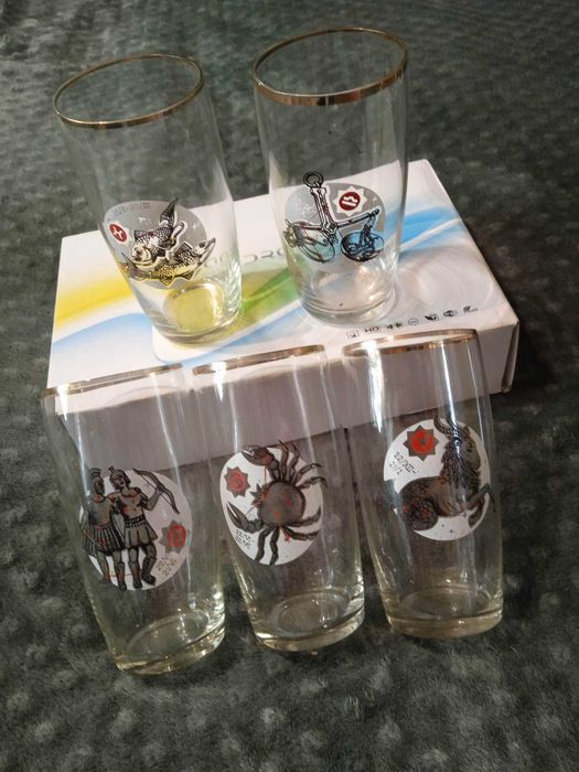 Стъклен Сервиз /зодии