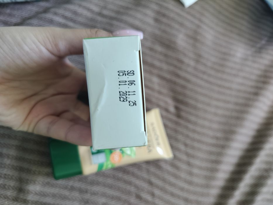 Отдам тональный крем