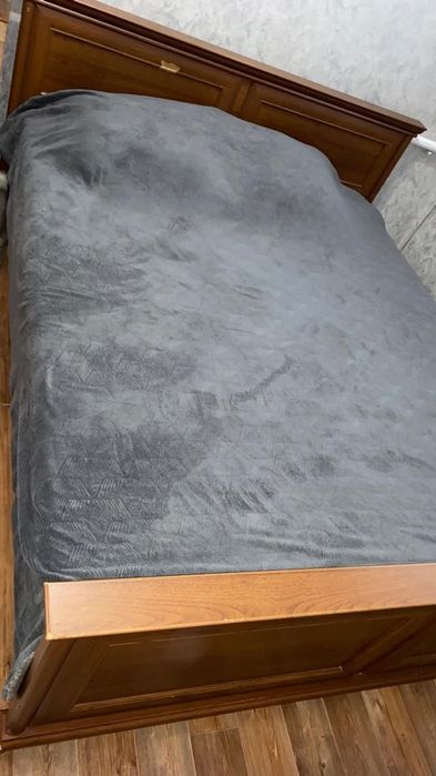 Продам двухспальную кровать