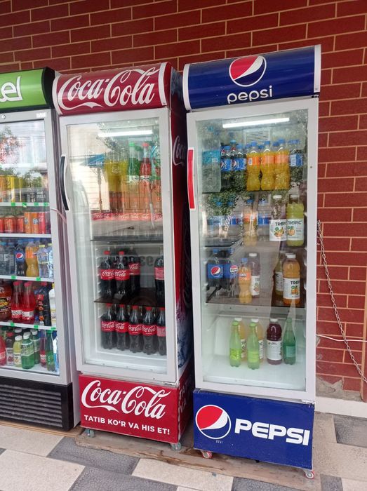 Витирина. Холоделниклар. Сотилади