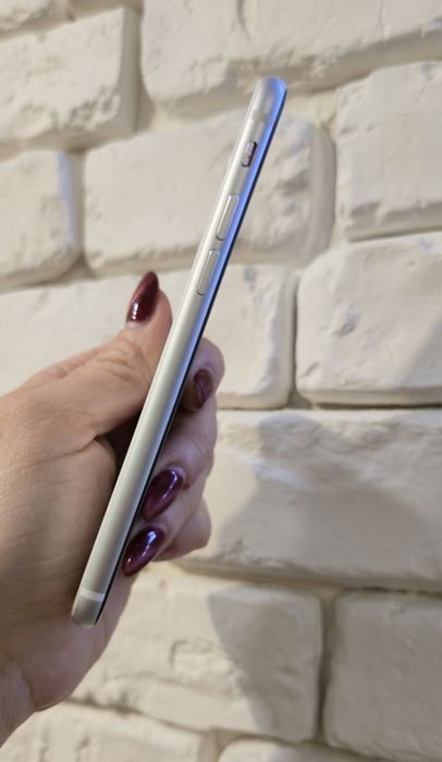 Iphone SE 2020 като нов