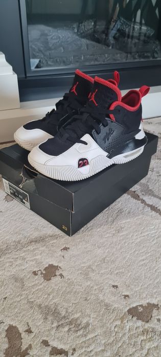 Vând Jordan Stay Loyal 2