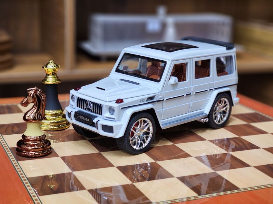 Автомобиль Mercedes-Benz AMG G63 масштаб 1/24