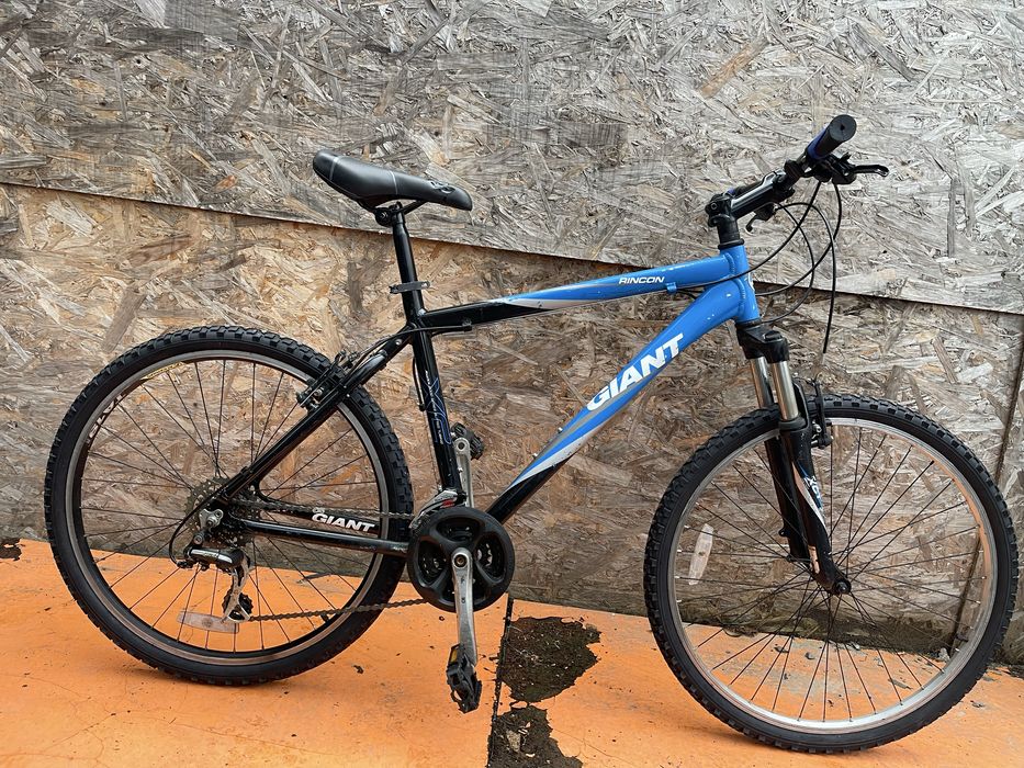 Bicicleta giant rincon roti 26” cadru aluminiu