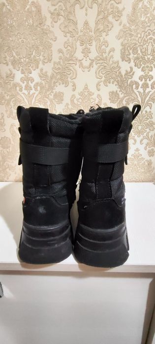 Отдам сапоги для мальчика.