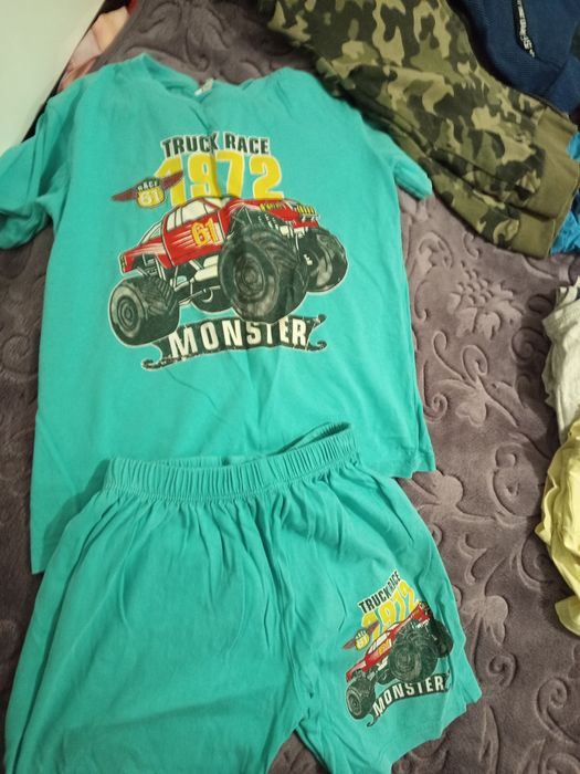 Дрехи за. Момчеее