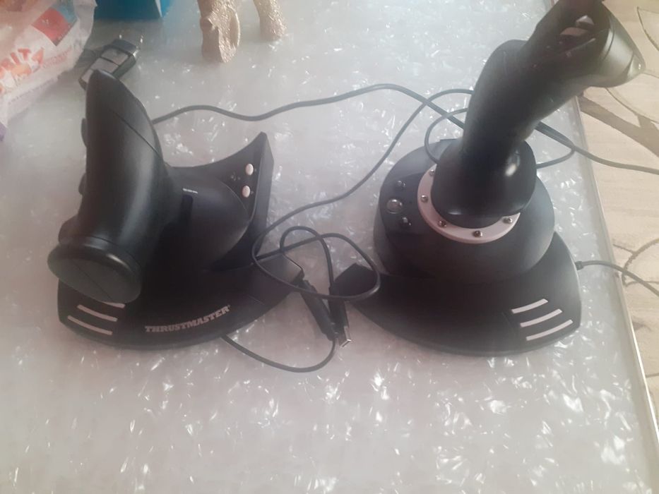 Controlor de ps4nou noi-noute