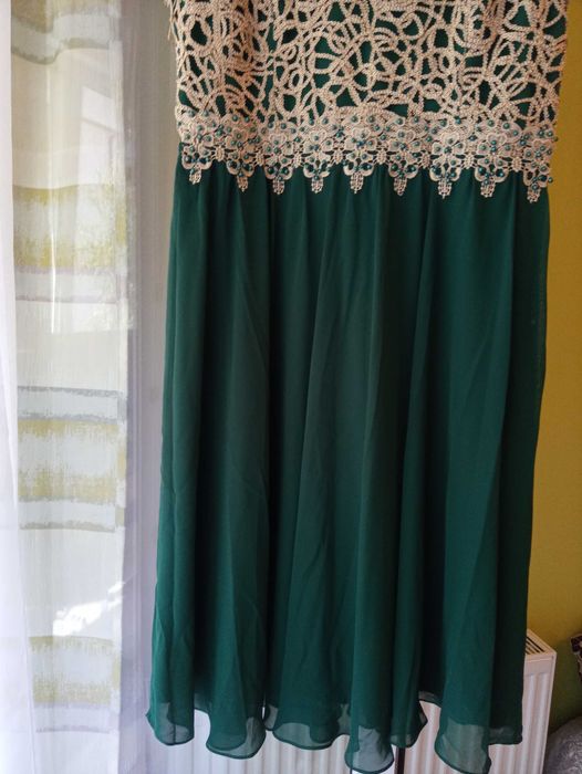 Rochie verde, nunta, cu dantela aurie si voal