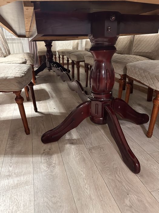 Продам стол дерево