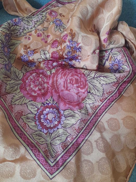 Esarfa Souleiado, mătase naturala, 65 lei