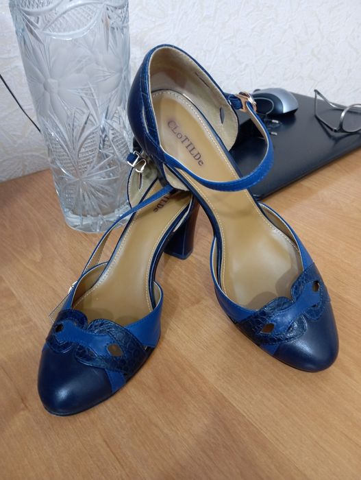 Срочно продам красивую обувь