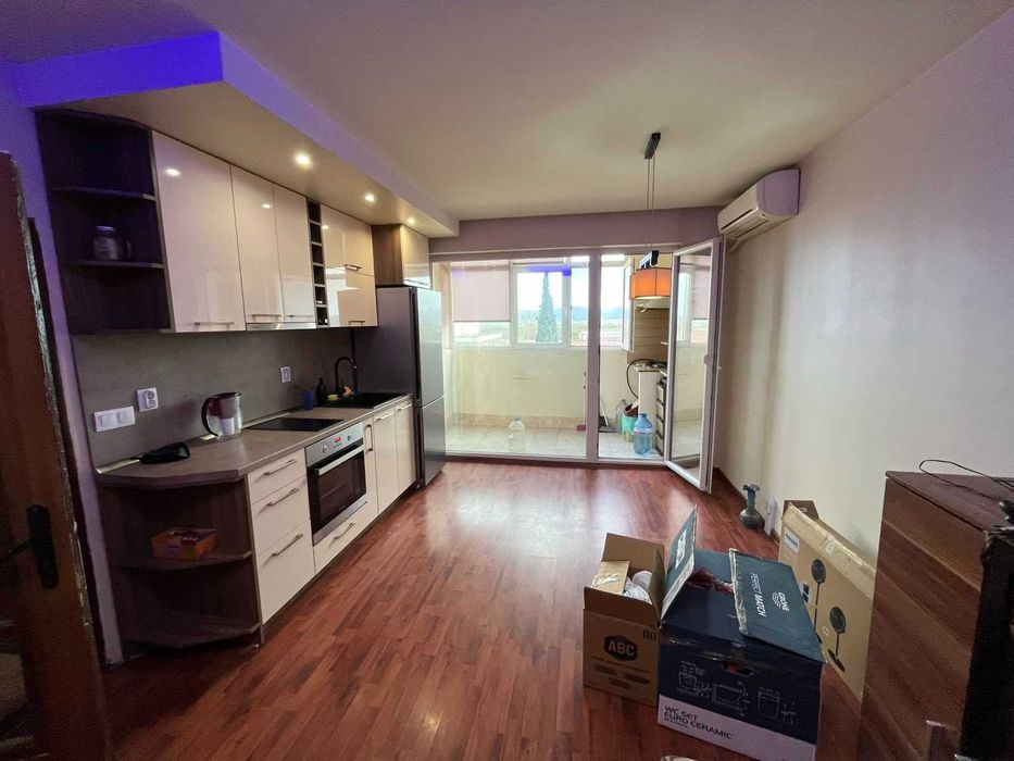 Тристаен апартамент (преустроен от двустаен) за продажба – ж.к. Изток, Казанлък