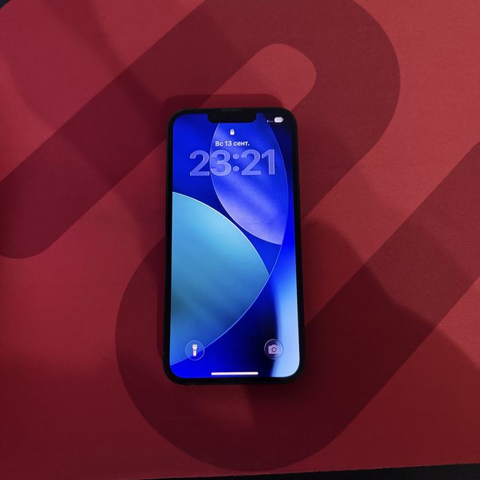 Iphone 13 (в хорошем состояний )