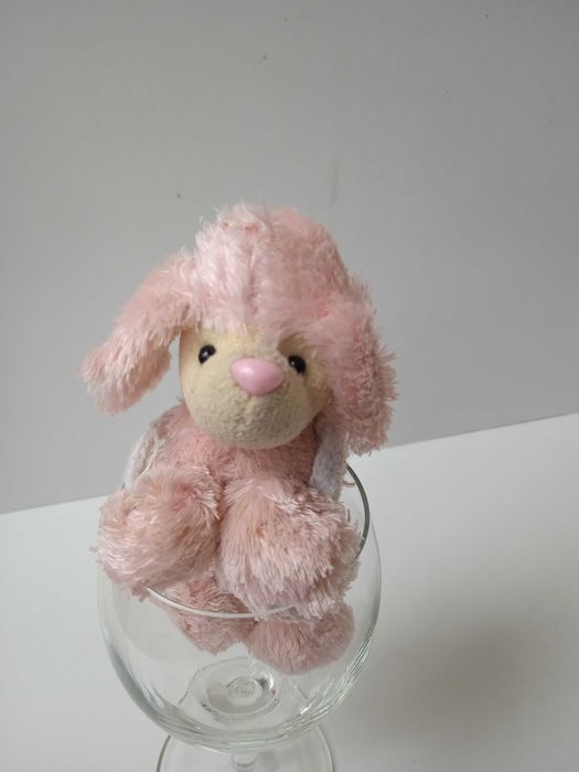 Малко плюшено кученце пуделче