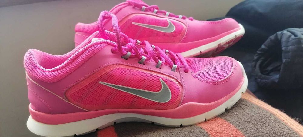 Nike дамски маратонки , Найк обувки розови 39