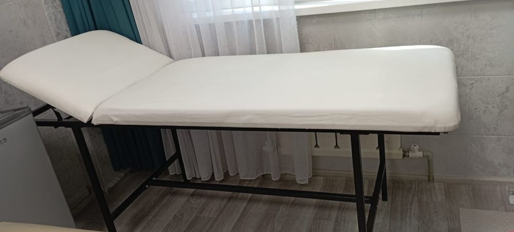 Продам кушетку срочно