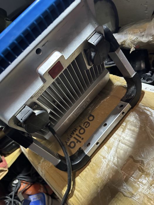 Proiector Conel 4000 lumeni