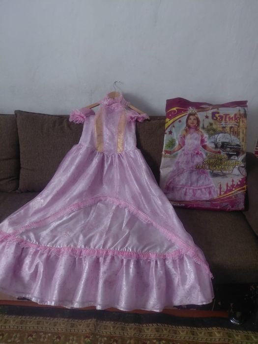Продам новогодний костюм на девочку