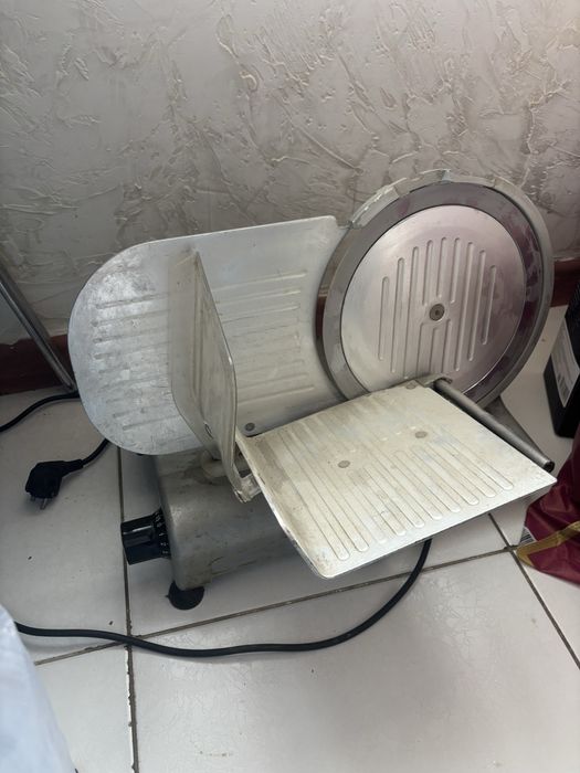 Продам Слайсер б/у