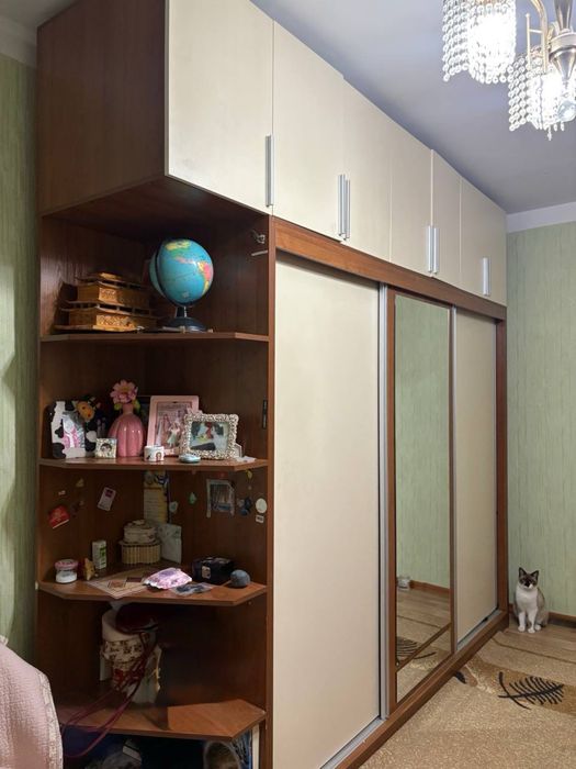 Шкаф двухсекционный