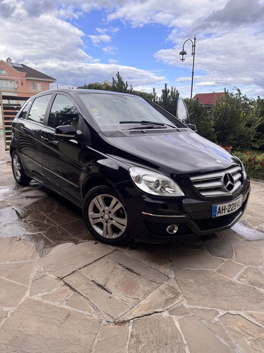 Mercedes B class