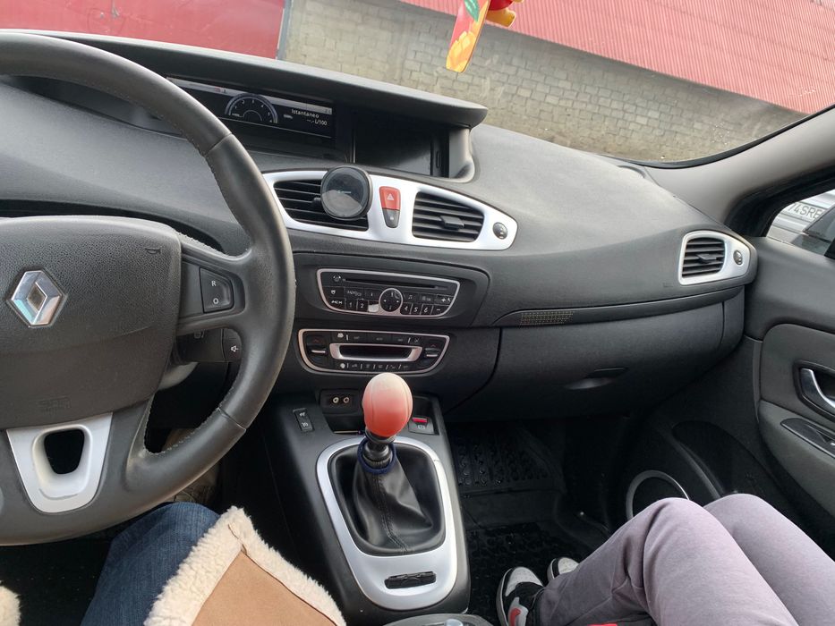 Vând Renault Megane Scenic III