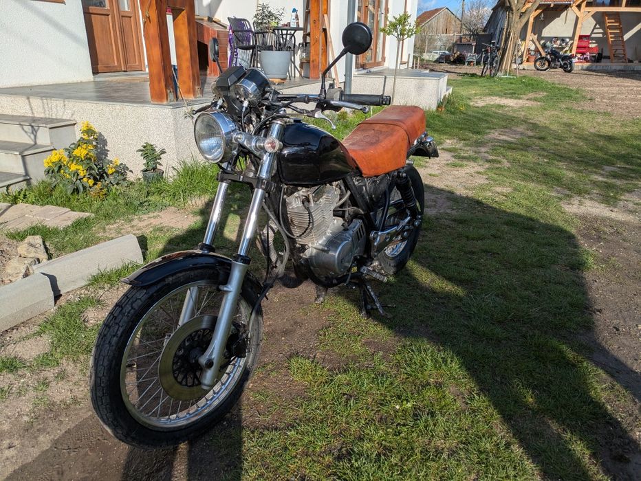 Suzuki  GN400 café racer