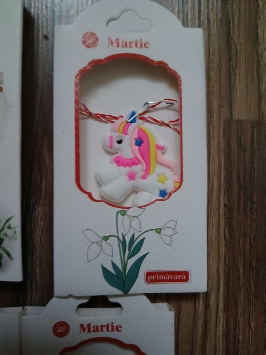 Mărțișoare 2 lei bucata