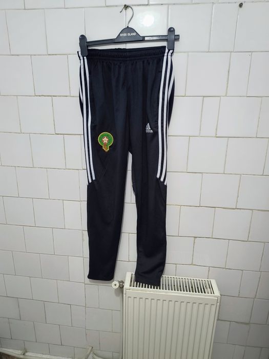 Pantaloni trening marca Adidas mărime L culoare neagra